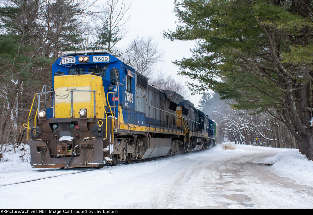 MEC 7609 leads AYPO around the curve at CPF-307